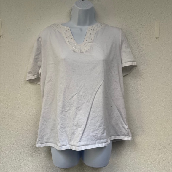 Rafaella Tops - Rafaella XL white v-neck tshirt
